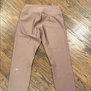 ALO Airlift Legging in Brown
G6